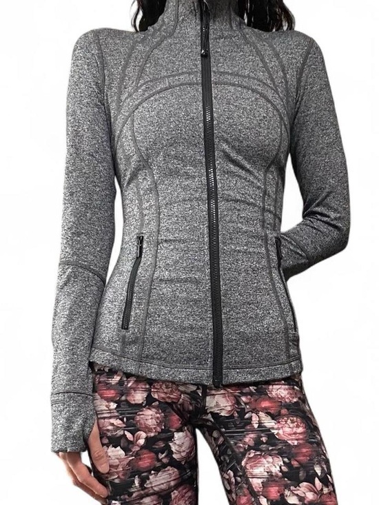 lululemon athletica Jackets & Blazers - Lululemon define jacket in heather grey/black Size 6– Excellent condition!